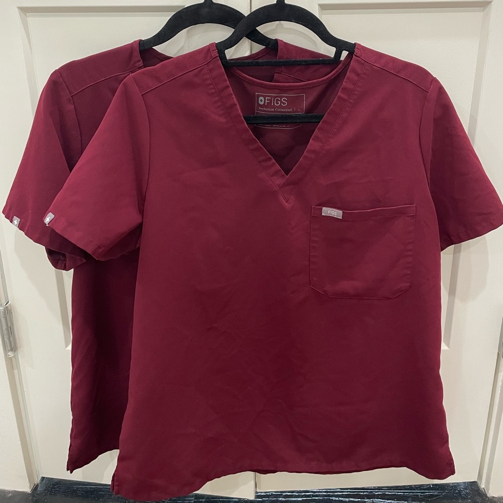 Set of 2 Figs Catarina scrub top